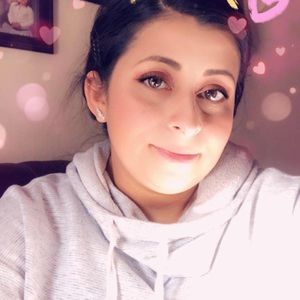 Meet your Posher, Ana